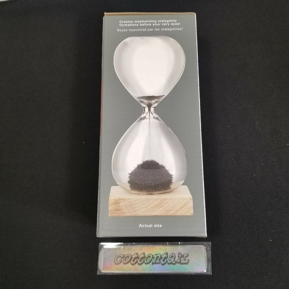Kikkerland Magnetic Hourglass - Wood Base - Ferrous Black Sand - 1 Min - Picture 3 of 4